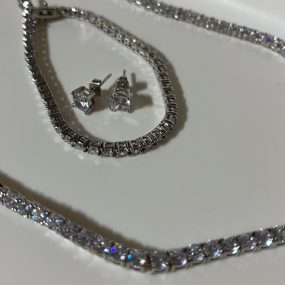 NWOT Swarovski jewelry set - Picture 6 of 6